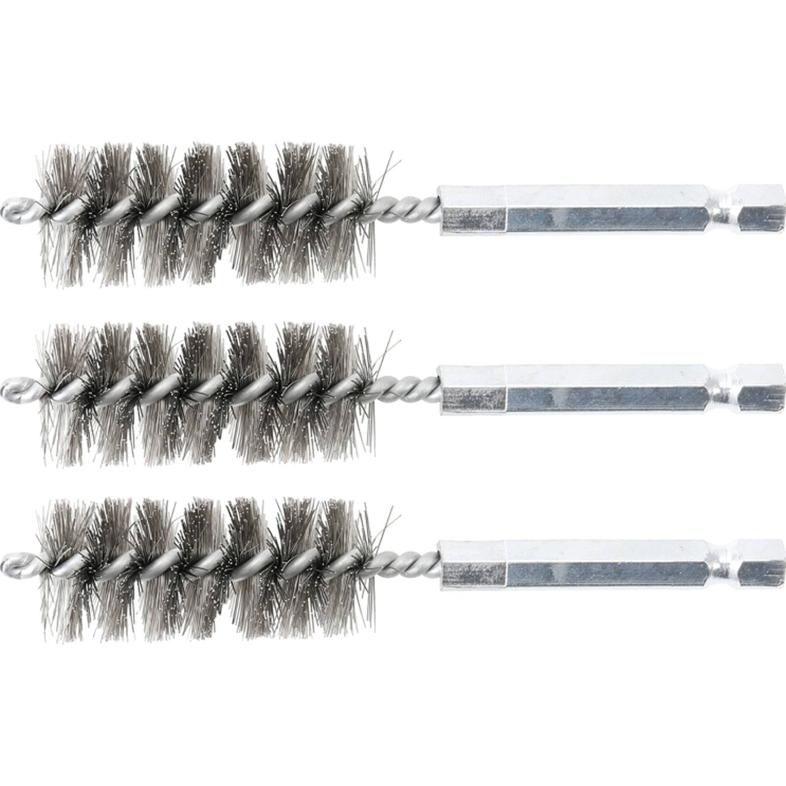 Drei Metalldrahtbürsten mit gedrehten Borsten und sechseckigen Schaftenden, vertikal in einer Reihe angeordnet, die zum Reinigen oder Polieren von Oberflächen verwendet werden.