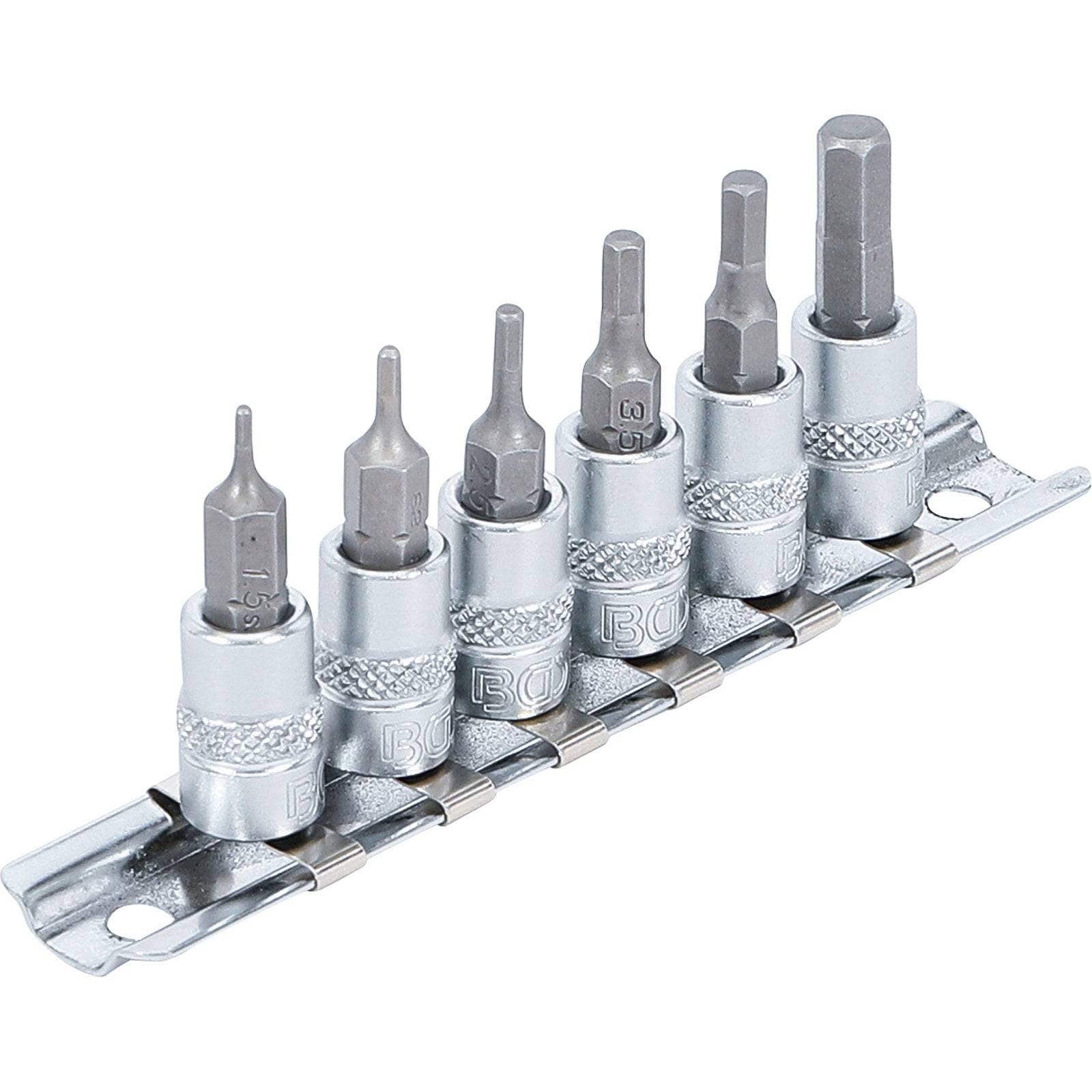Ein Satz von sechs Präzisionsschraubenzieherbits, die auf einem Metallstreifen montiert sind. Jeder Bit hat einen anderen Kopftyp, nützlich für verschiedene Schraubenarten.