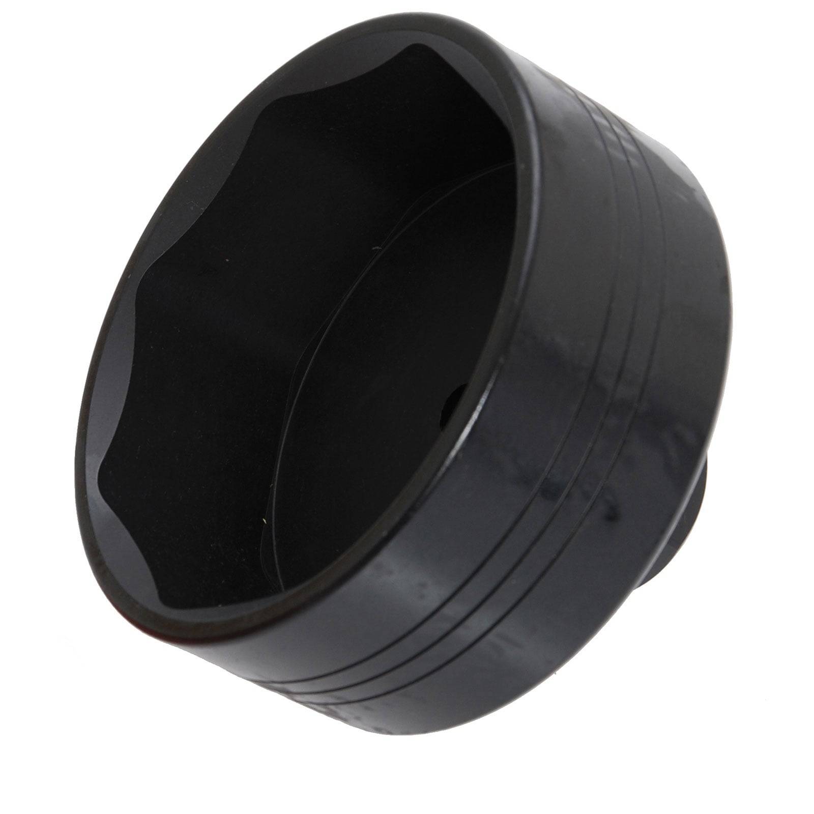 Ein schwarzer Ölfilter-Schraubenschlüssel-Aufsatz, der auf eine bestimmte Filtergröße abgestimmt ist und die einfache Entfernung oder Installation während der Fahrzeugwartung ermöglicht.