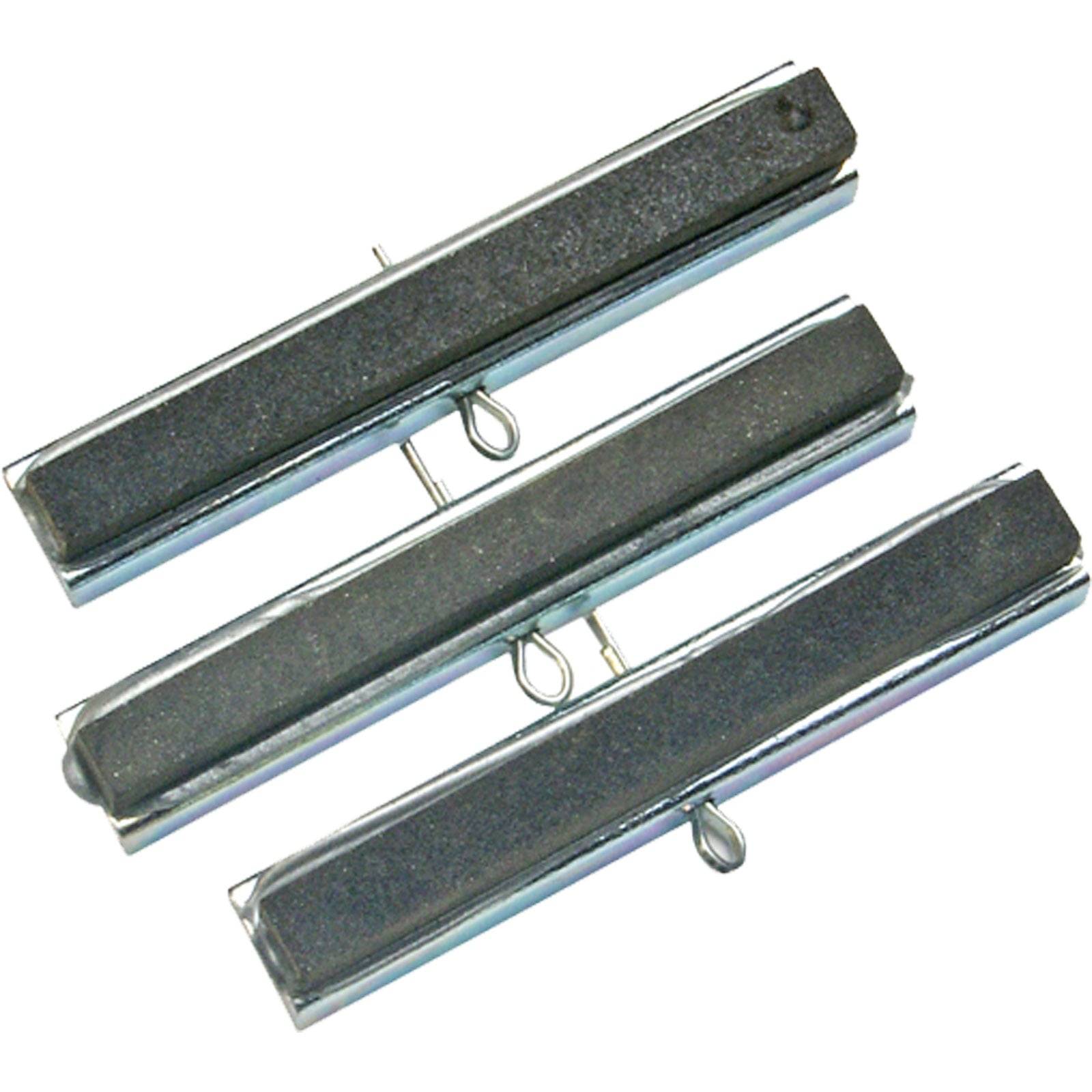 Drei Magnetstangen mit Haken, diagonal ausgerichtet.