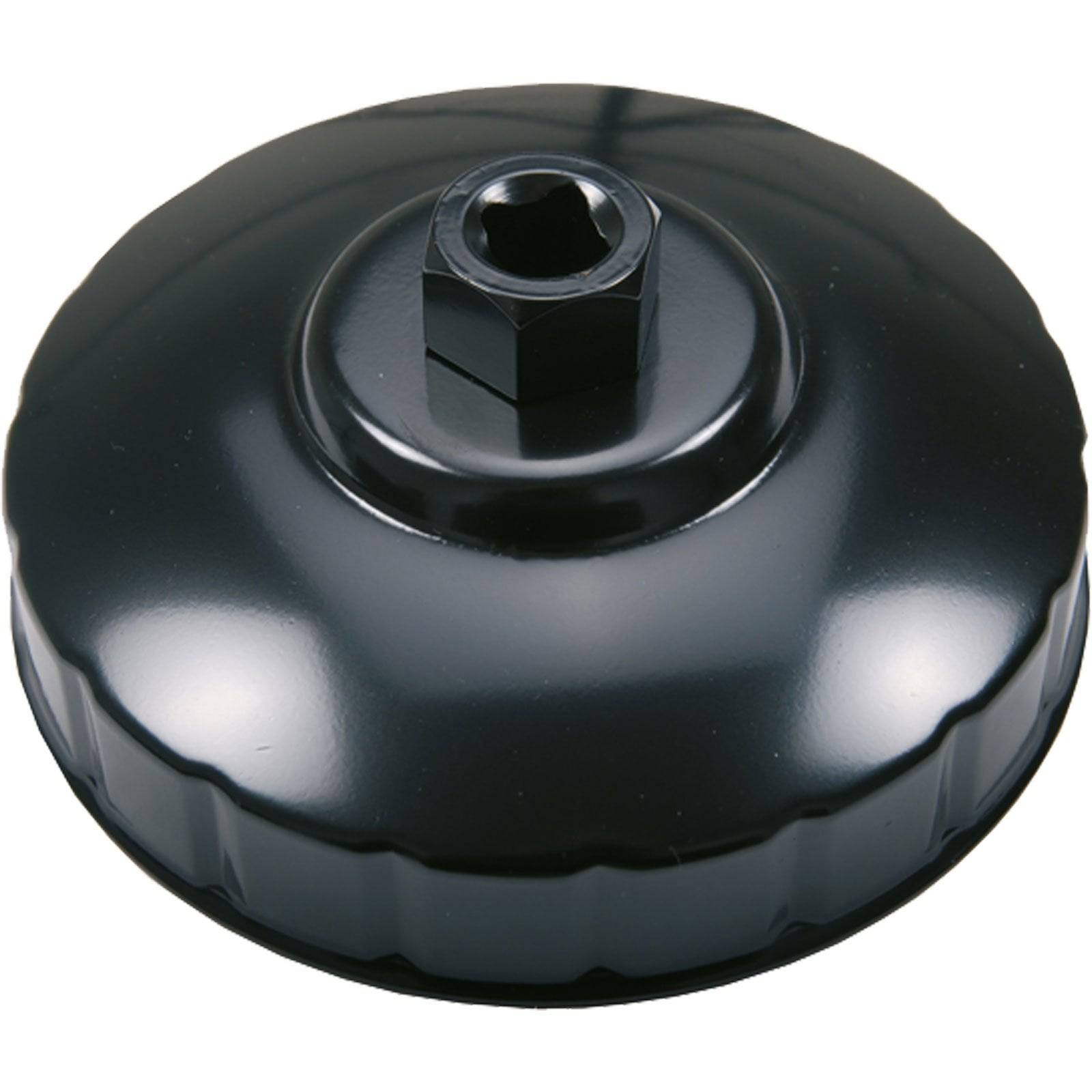 Ein schwarzer, abgerundeter Ölfilter-Schraubenschlüssel mit einer sechseckigen Mutter oben, der zum Lösen oder Anziehen von Ölfiltern bei der Automobilwartung verwendet wird.