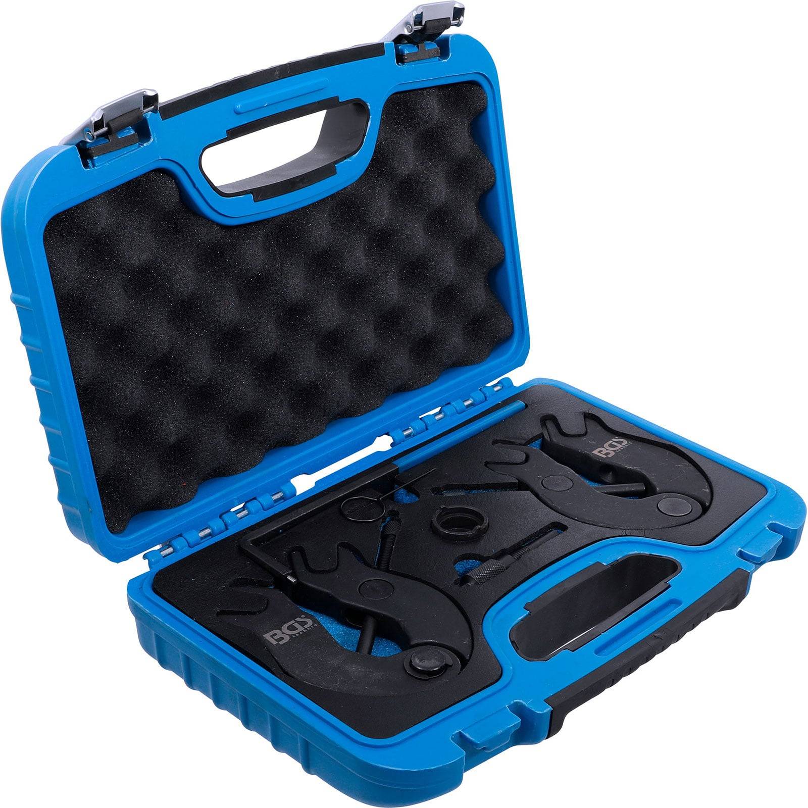 Eine blaue Plastiktragetasche ist geöffnet und zeigt von oben mehrere Schaumstoffausschnitte, die zum Halten von Werkzeugen vorgesehen sind. Die Tasche ist leer.