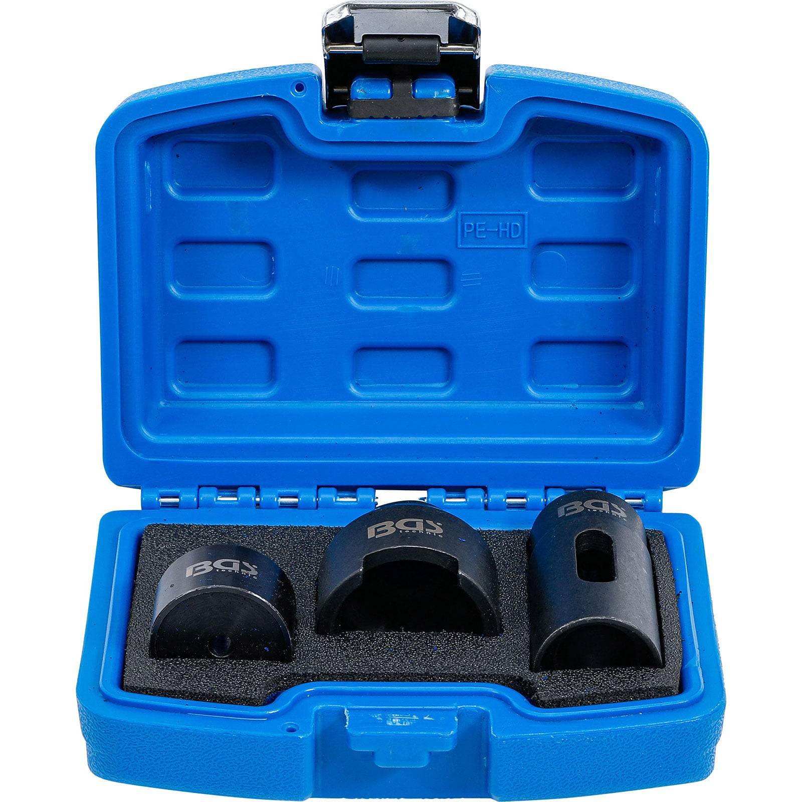 Eine blaue Plastikbox hält drei schwarze Werkzeugadapter sicher in Schaumstoffpolsterung, konzipiert für verschiedene Befestigungsgrößen.