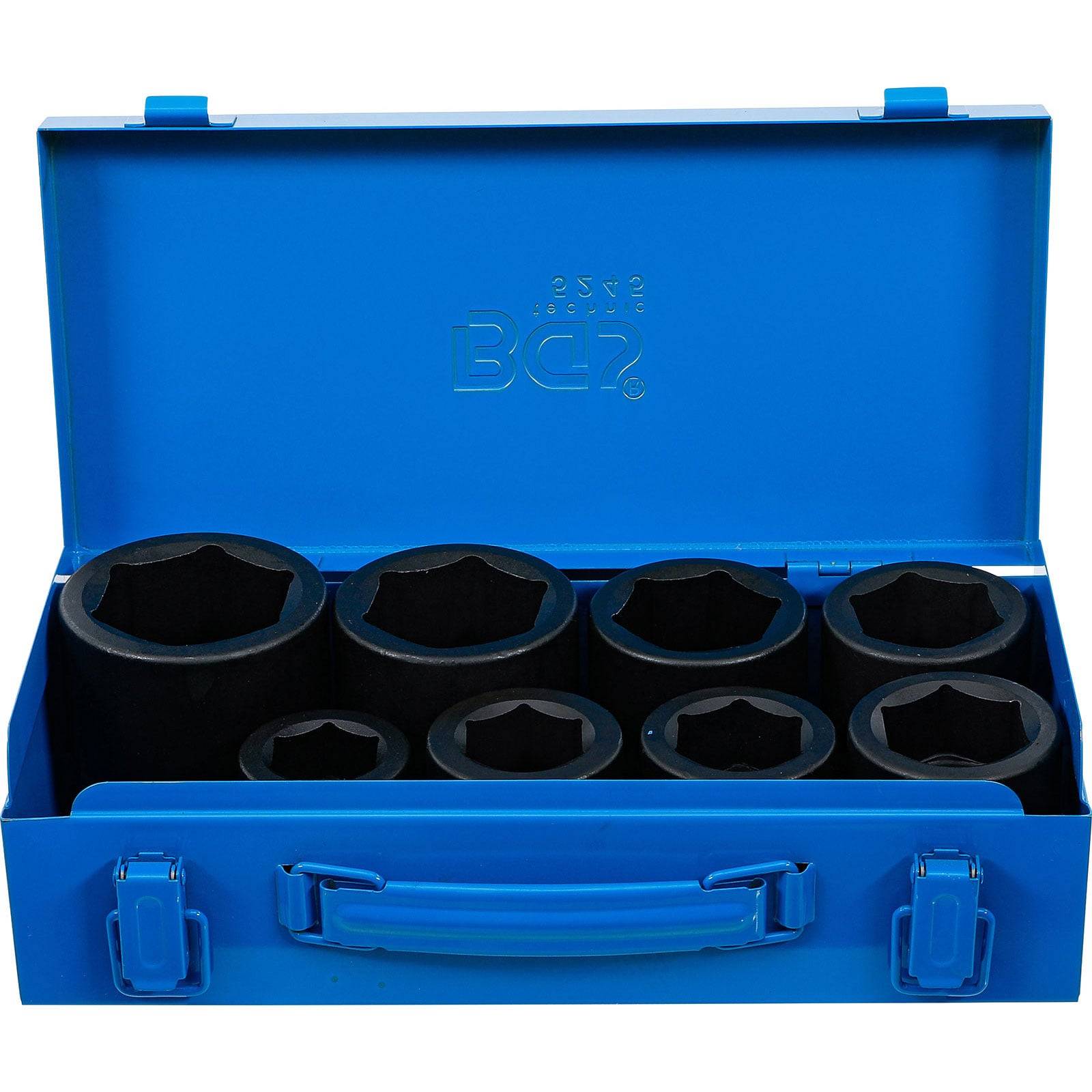 Eine blaue Metallbox ist geöffnet und zeigt einen Satz großer Sechskant-Steckschlüssel, die darin geordnet sind.