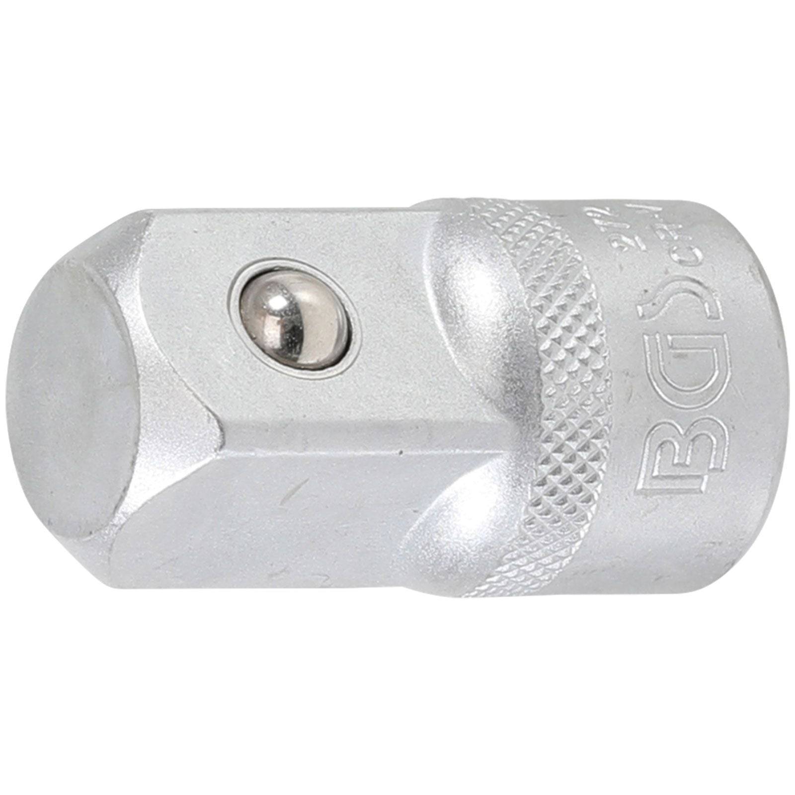 Ein Metallsteckadapter mit gerilltem Griff und quadratischem Antriebsende, der üblicherweise zum Anbringen von Stecknüssen an einen Ratschengriff verwendet wird.