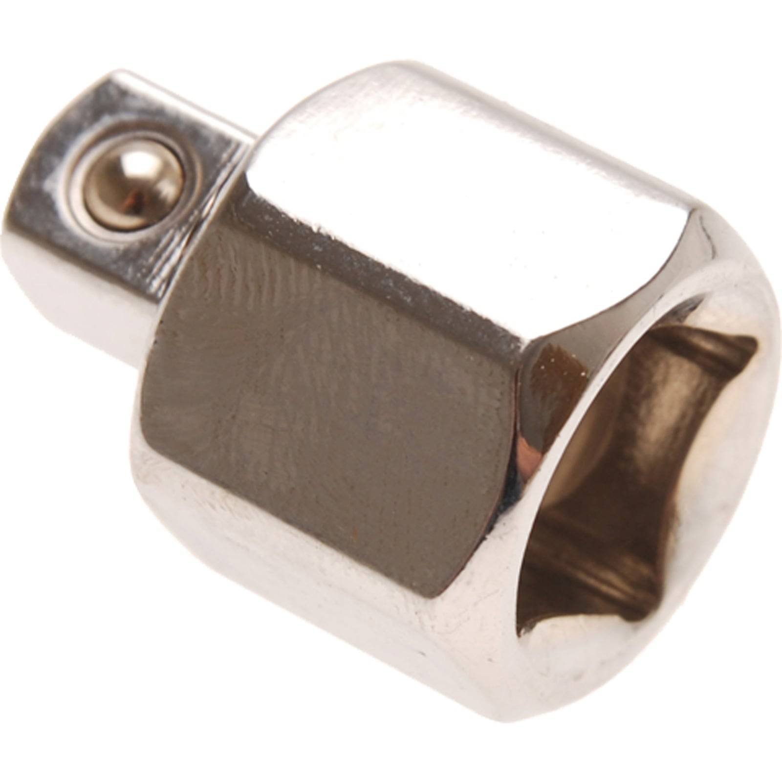 Ein Metalladapter mit Steckdosenfunktion und glänzender Oberfläche, der eine quadratische Öffnung und einen kleinen Kugelrastmechanismus an einer Seite aufweist.