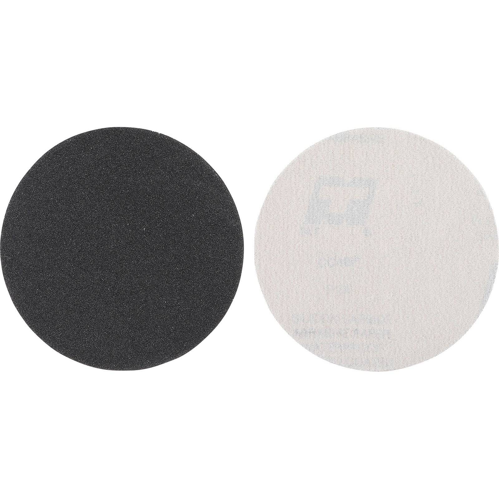 Ein schwarzer und ein weißer Rundfilter nebeneinander, die Strukturunterschiede zeigen, verwendet für Filtration oder Schallisolierung.