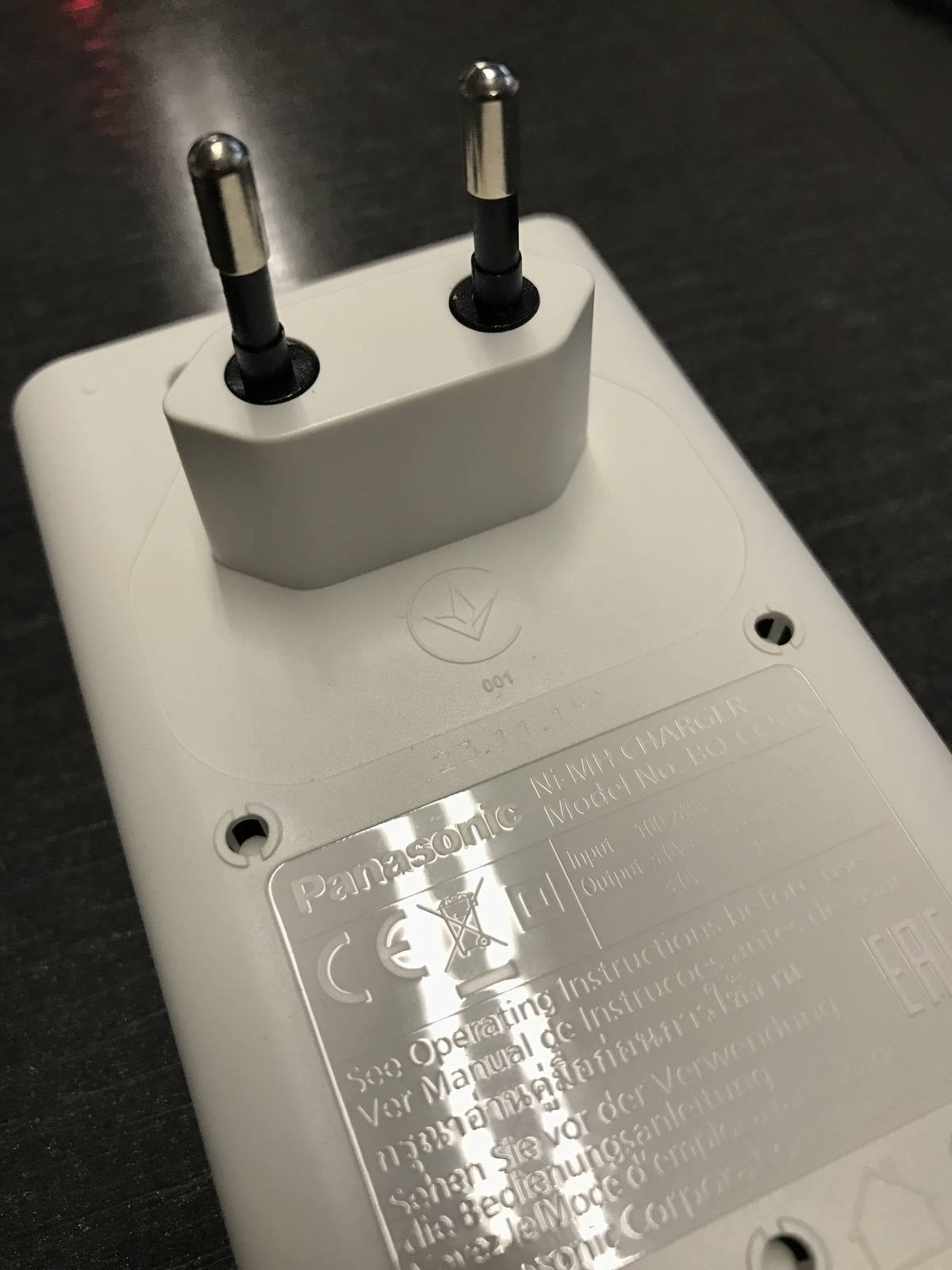 Ladegerät Panasonic eneloop BQ-CC16 inkl. 4 Stück AA eneloop Pro 2500mAh, 100-240V, NiMH