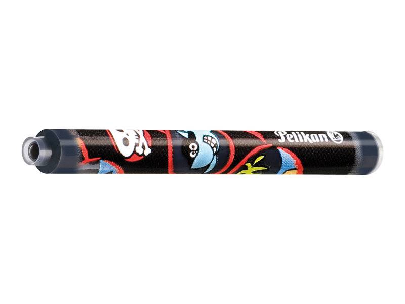 Schwarzer zylindrischer Pelikan-Marker oder -Stift mit bunten Cartoon-Grafiken, horizontal auf weißem Hintergrund dargestellt.