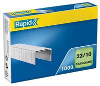 Karton mit Standard-Heftklammern Rapid 23/10, 1000er-Packung, auf blau-gelber Verpackung mit Abbildung eines Heftklammernstreifens dargestellt.