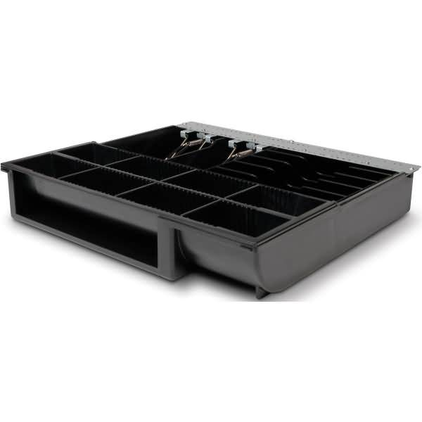 Schwarze Kunststoff-Kassenschublade mit Münz- und Geldscheinfächern, geöffnet und leer vor weißem Hintergrund dargestellt.