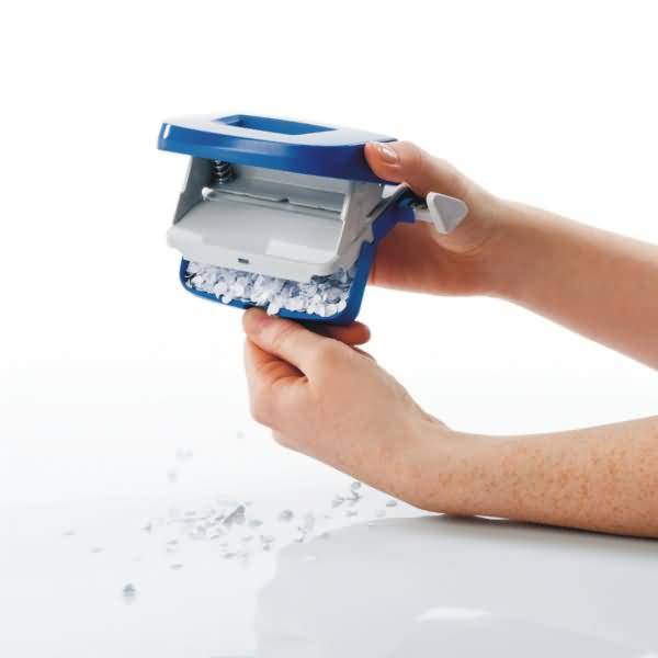 Locher E216 Metall/Kunststoff 1,6mm 16 Blatt blau