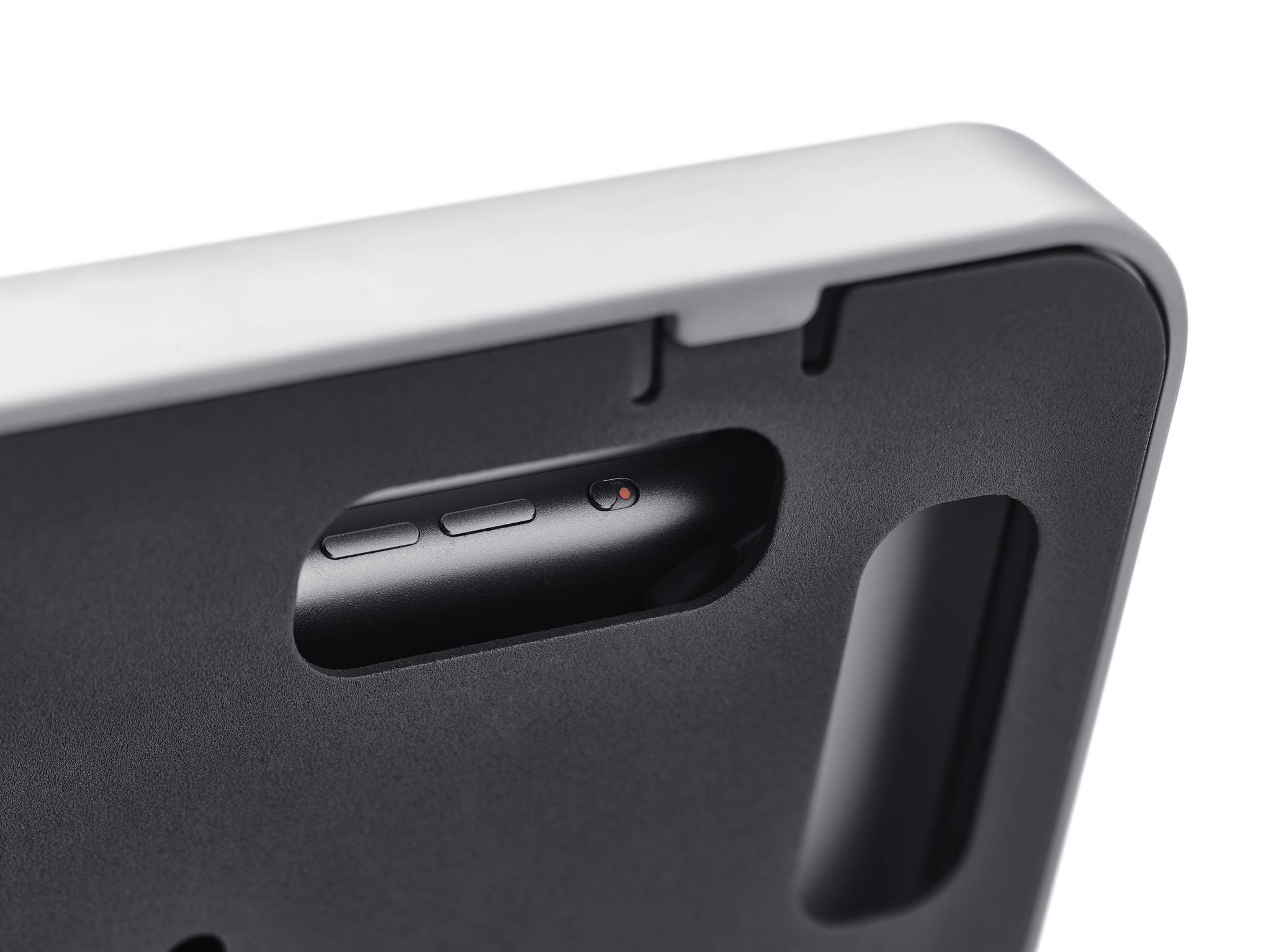 NOVUS TabletSafe iPad, Universeller Tablet-Rahmen velourchrom/weiß