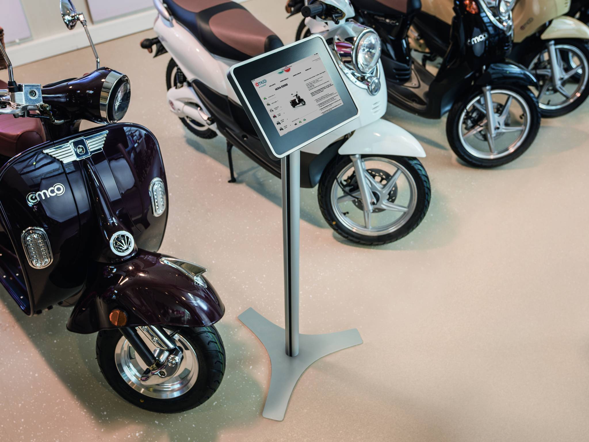 NOVUS POS FloorStand, Bodenstandfuß für NOVUS TabletSafe, silber