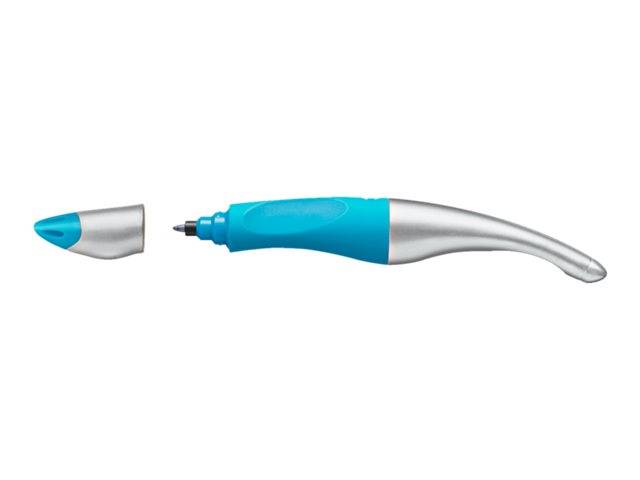 Ein blauer und silberner Stift mit entfernter Kappe, der die Stiftspitze auf weißem Hintergrund zeigt.