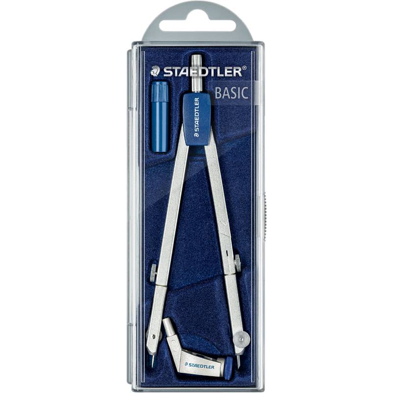Ein Kompass-Set in Verpackung, bestehend aus einem silbernen Kompass und einem blauen Stiftehalter. Das Etikett trägt die Aufschrift 'Staedtler Basic'.