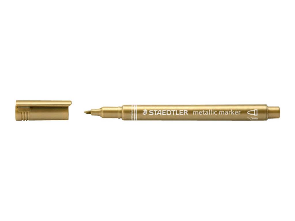 Goldener Staedtler Metallic-Marker mit entfernter Kappe, gezeigt auf weißem Hintergrund.