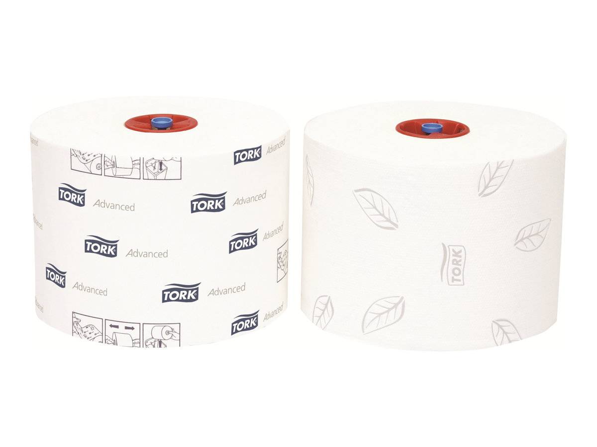 Zwei weiße Tork Advanced Toilettenpapierrollen nebeneinander, jeweils mit einem roten Kern; eine bedruckt mit Logos und Anweisungen, die andere mit Blattmuster.