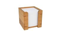 Holzkasten für Papiertücher mit einer weißen Papiertuchbox innen, gezeigt auf einfachem Hintergrund.