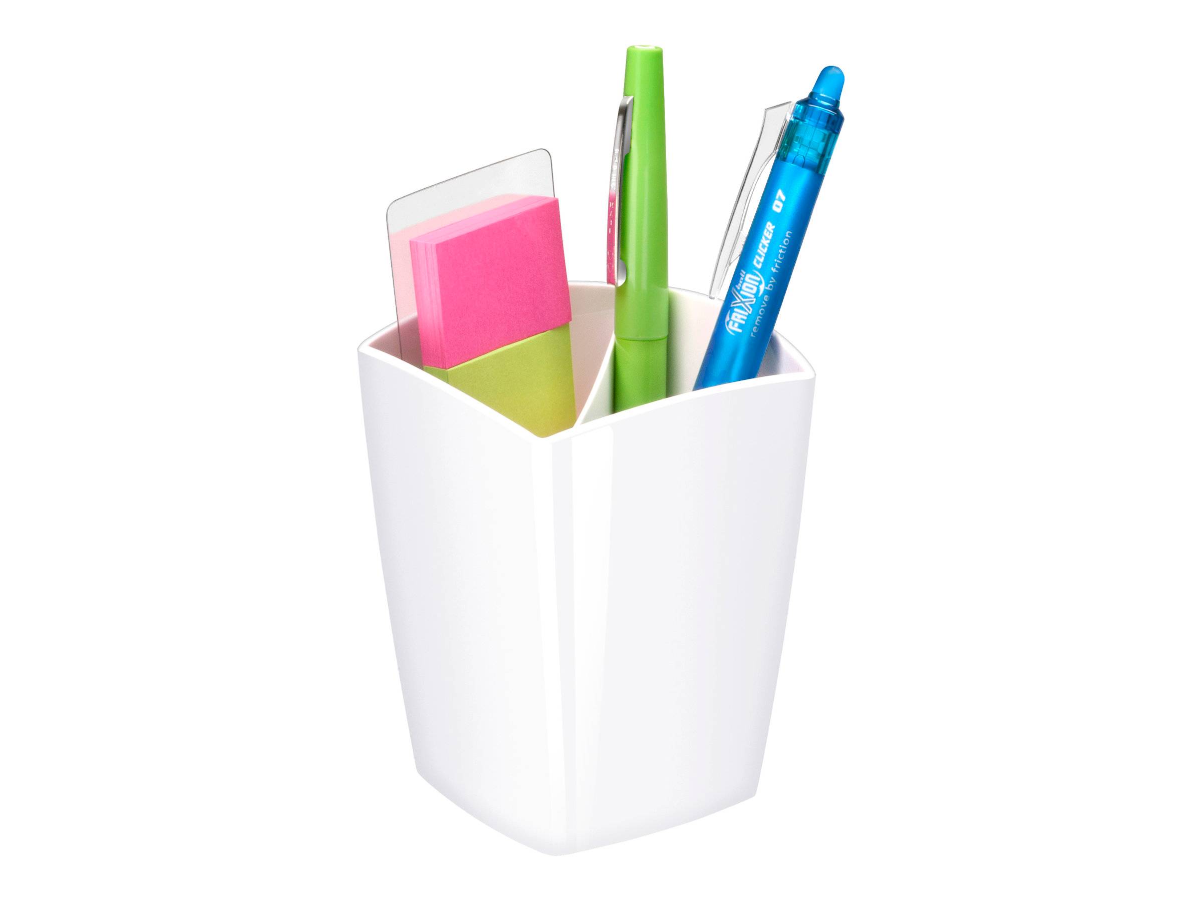 Weißer Schreibtischorganizer mit einem grünen Stift, blaue Marker und rosa Haftnotizen auf weißem Hintergrund.