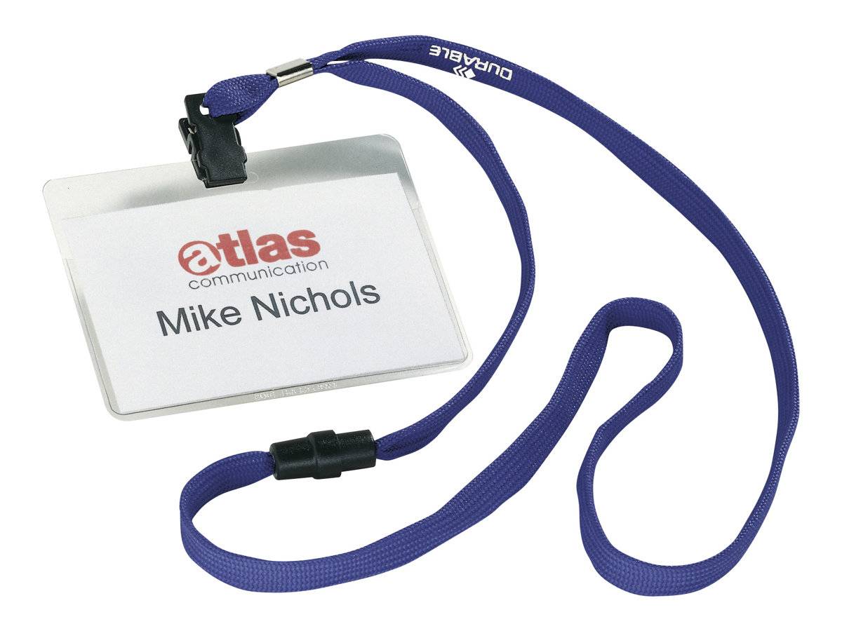 Ausweisanhänger an einer blauen Lanyards mit dem Atlas Communication-Logo und dem Namen Mike Nichols.