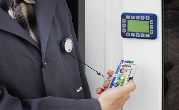 Durable Kartenhalter PUSHBOX DUO, Landschaftsportrait, Kunststoff, Transparent, Seite, 54 mm, 87 mm