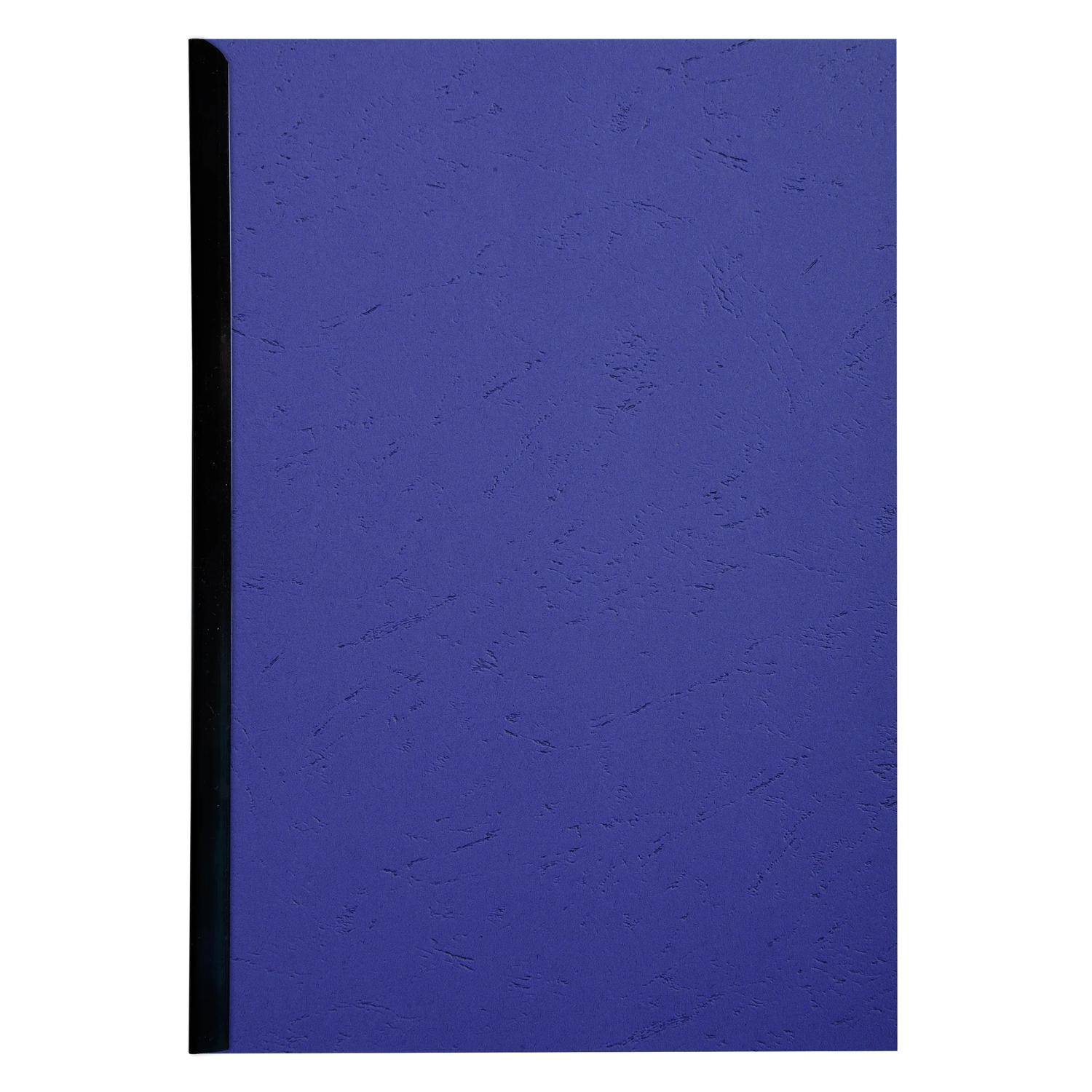 Einfaches blaues Hardcover-Buch oder Notizbuch mit schwarzem Rücken auf der linken Seite, vor weißem Hintergrund gezeigt.