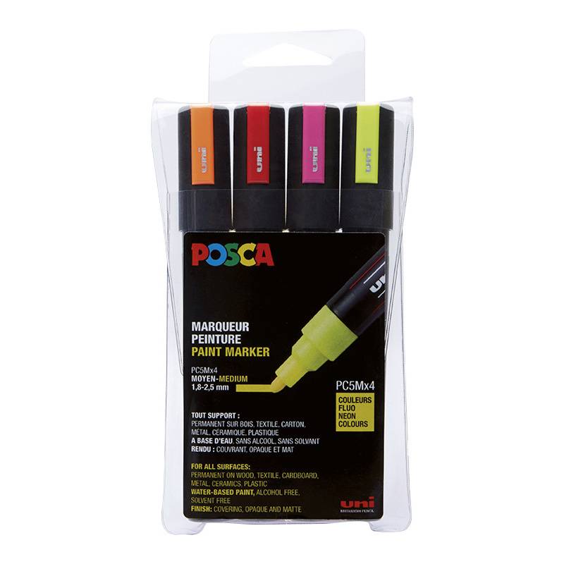 Packung mit vier POSCA-Farbmarkern in Orange, Rot, Rosa und Gelbgrün, gezeigt in durchsichtiger Kunststoffverpackung mit Produktetikett.