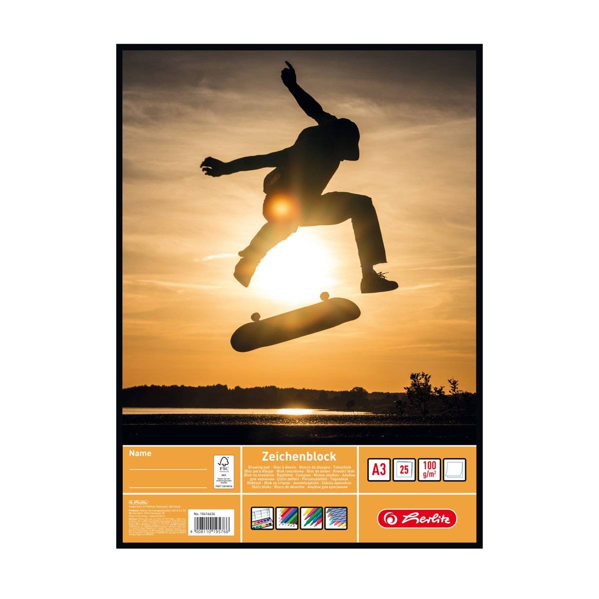 Skateboarder im Gegenlicht in der Luft beim Sonnenuntergang, springt über ein Board auf dem Umschlag eines Herlitz-Zeichenblocks.