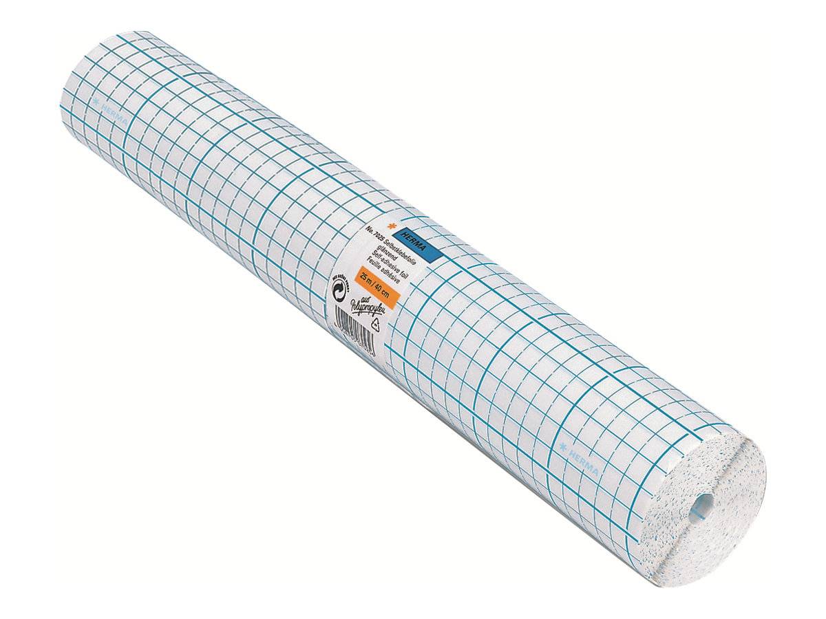 Rolle aus weißem selbstklebenden Regaleinfutter mit blauem Rastermuster, diagonal auf einfarbigem weißem Hintergrund dargestellt.