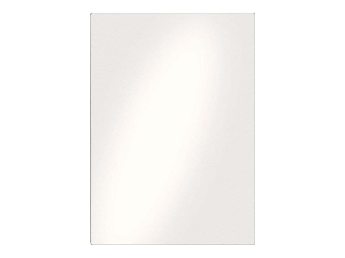 Leere weiße rechteckige Karte oder Blatt auf weißem Hintergrund mit feinem grauem Rand.