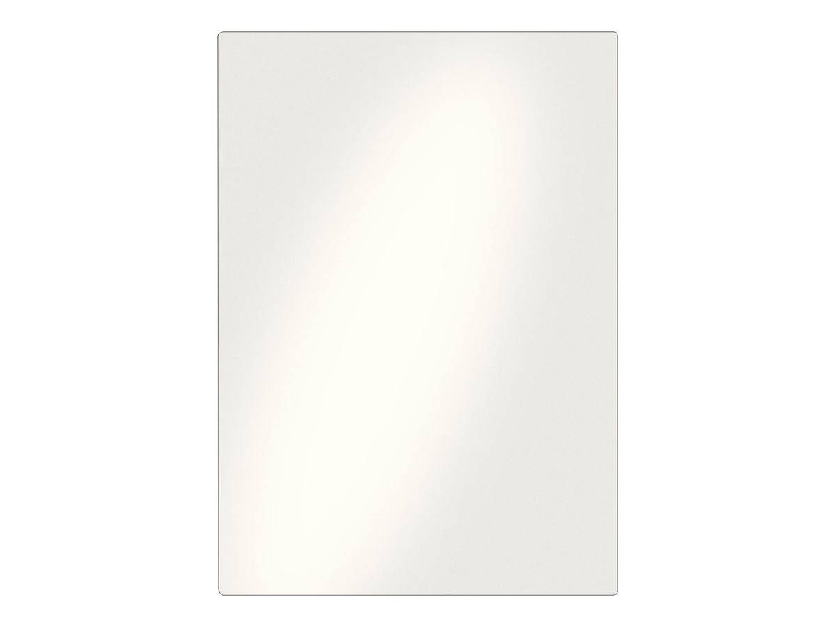 Leere weiße rechteckige Karte oder Blatt mit einer schwachen grauen Grenze auf weißem Hintergrund.