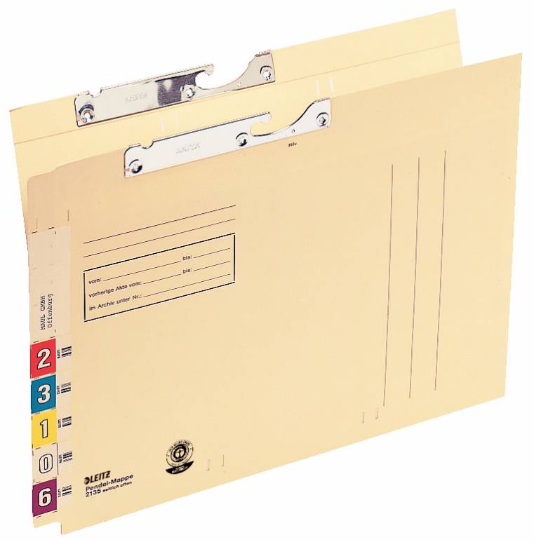Satz von beigen Hängemappensätzen mit Metalleisenleisten, Etikettenfelder und farbigen nummerierten Registerreitern entlang der linken Kante.