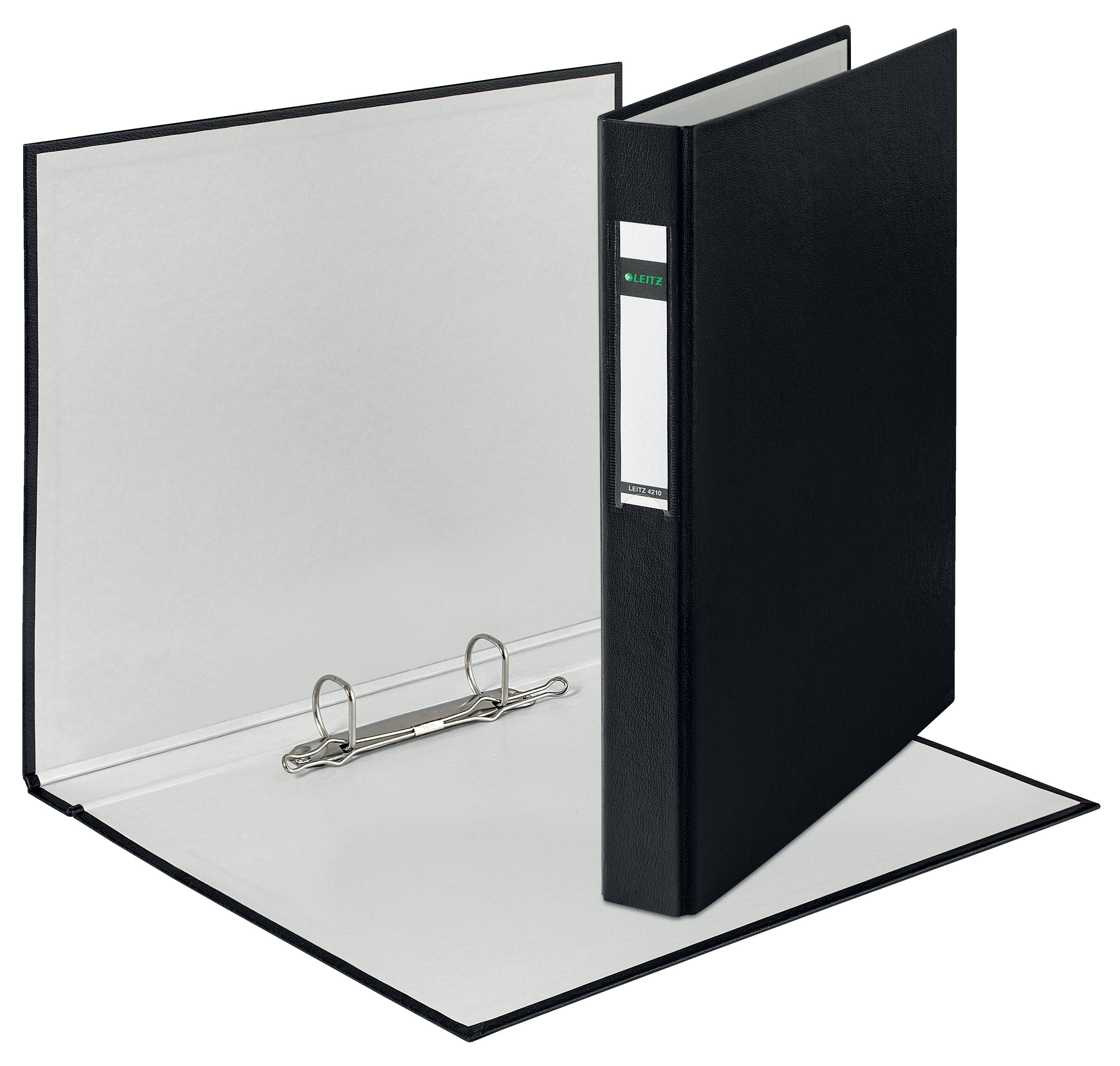 Offener schwarzer Ring-Ordner neben einem offenen Ringbinder, beide auf schwarzem Hintergrund abgebildet.