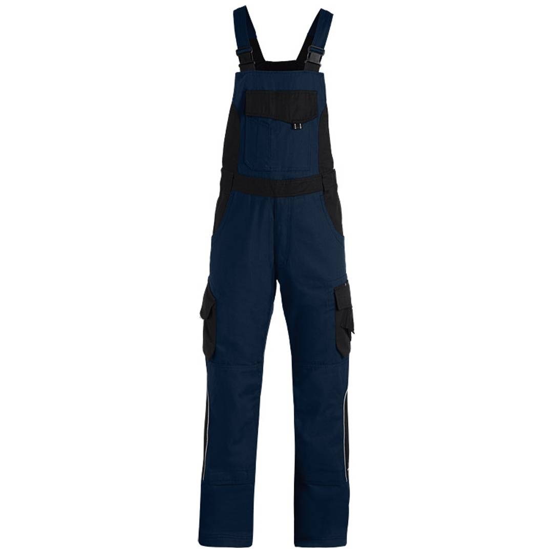 Dunkelblauer Lätzchen-Overall mit Schultergurten, Vorderbrusttasche und Cargotaschen an den Beinen, isoliert auf weißem Hintergrund dargestellt.