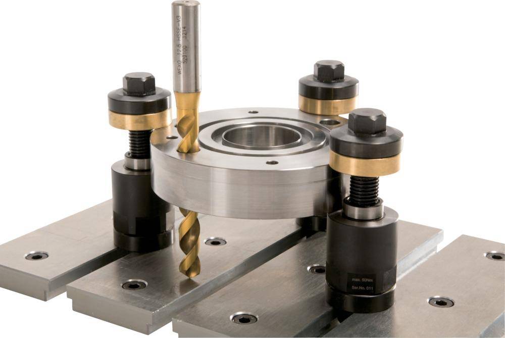 Spannschraube 40-67mm Tschorn