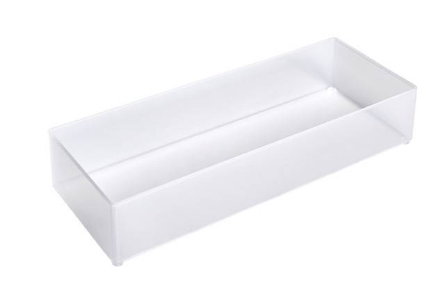 Eine klare, rechteckige Kunststoffbox ohne sichtbare Inhalte, wahrscheinlich zur Aufbewahrung oder Organisation von Kleinteilen verwendet.