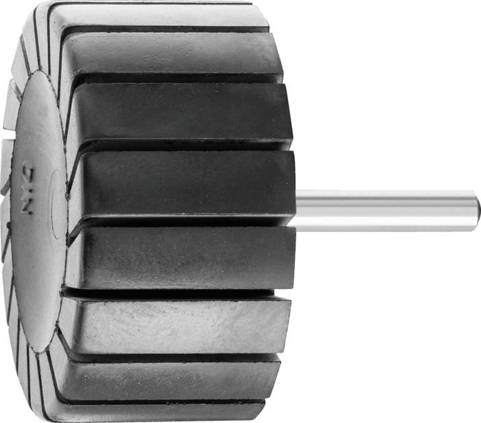 Nahaufnahme eines schwarzen Gummirades mit einer glänzenden Metallachse, die aus seiner Mitte herausragt und dessen Profilmuster und mechanische Konstruktion zeigt.