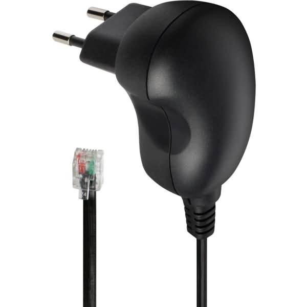 Schwarzes Wandladegerät mit zwei runden europäischen Stiften und angeschlossenem Kabel mit transparentem Stecker.