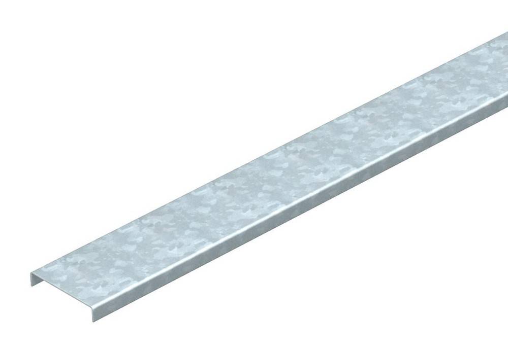 Ein verzinkter Metallflachstreifen, dargestellt ohne sichtbaren Kontext oder Umgebung, der typischerweise in der Bau- oder Metallverarbeitungsindustrie verwendet wird.