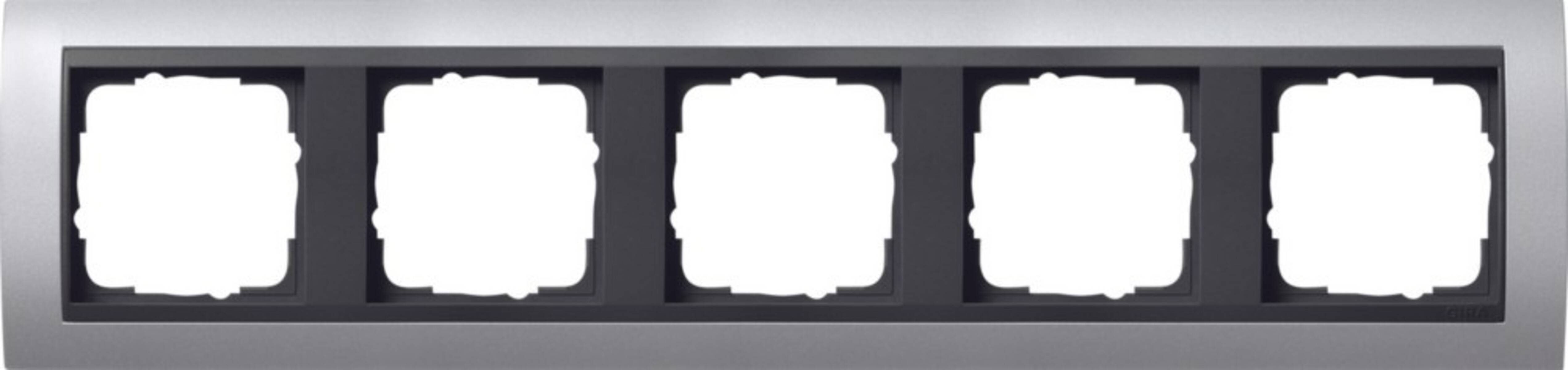 Eine horizontale schwarze Wandplatte mit fünf gleichmäßig verteilten quadratischen Öffnungen, wahrscheinlich eine fünffach-Steckdosenblende oder Elektroschalter-Abdeckung.