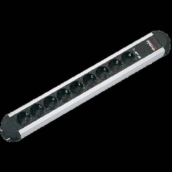 Ein schwarzer und grauer Steckdosenleiste mit neun Anschlüssen, konzipiert für den Anschluss mehrerer elektronischer Geräte.