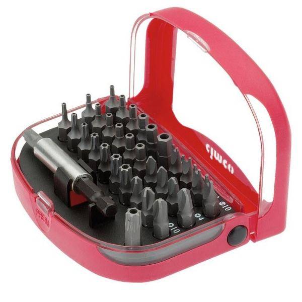 Ein roter Werkzeugkoffer, der mehrere Schraubendrehereinsätze in verschiedenen Formen und Größen enthält, mit einem Tragegriff.