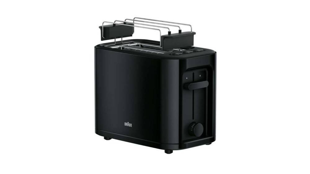 Schwarzer Vierschlitz-Toaster mit angehobener Draht-Sandwichablage oben und Seitenreglern, auf weißem Hintergrund abgebildet.