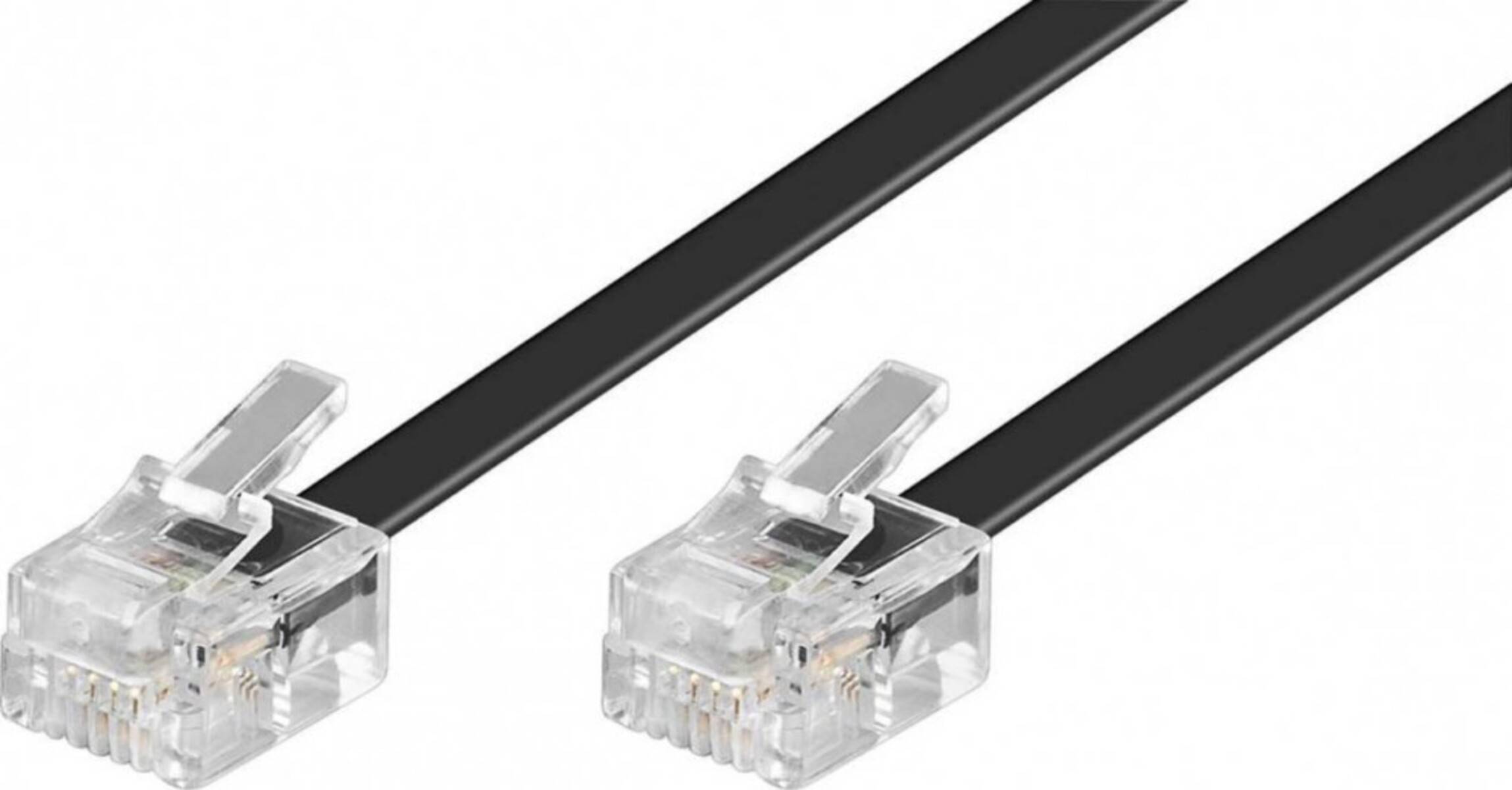 Ein Ethernet-Kabel mit einem RJ45-Stecker wird vor einem weißen Hintergrund gezeigt und veranschaulicht eine gängige Komponente der Netzwerkverbindung.