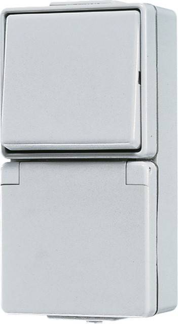 Nahaufnahme eines weißen, rechteckigen Wandlichtschalters in der Ausschaltposition mit einer sichtbaren Schraube in der unteren linken Ecke.