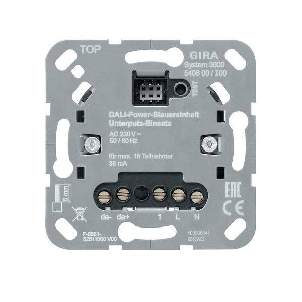 Ein DALI-Steuermodul von Gira System 3000, ausgelegt für die Installation und mit Anschlussports für bis zu 18 Geräte.