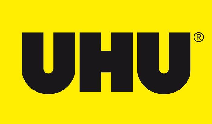 Fette, schwarze Buchstaben 'JHU' auf einem hellen gelben Hintergrund.