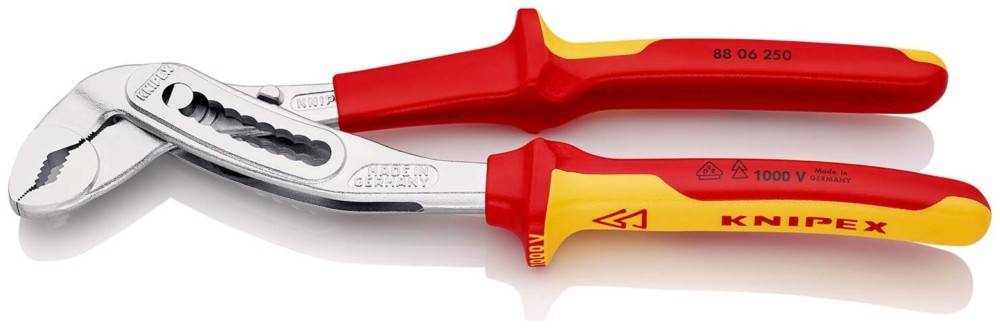 Rot-gelbe Knipex-Isolierzange mit verstellbarem Kopf und offenen Backen, auf weißem Hintergrund dargestellt.