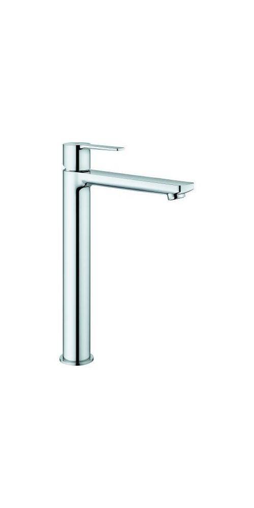 Moderner Chrom-Einhebel-Badezimmerwasserhahn mit hoher zylindrischer Basis und horizontalem Auslauf auf weißem Hintergrund.